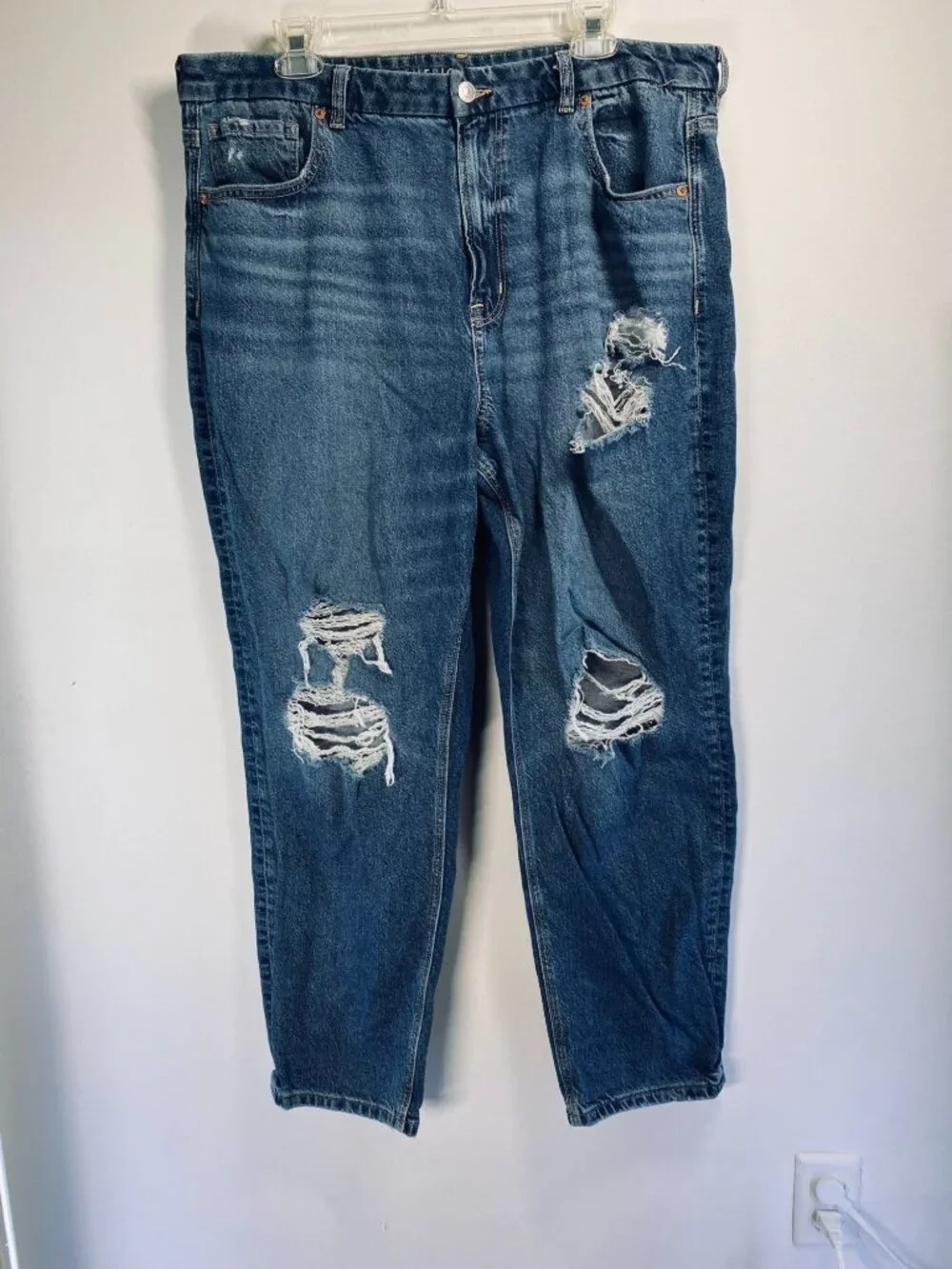 American Eagle Curvy Mom Jeans Distressed High Rise Strigid Denim US 18 NWOT